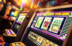 Kartu fitur Slot Lucky Neko berwarna cerah